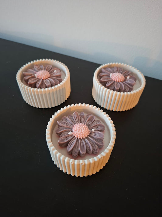 Daisy Grace-Silent Greek Bloom *Handmade Jesmonite Collection*