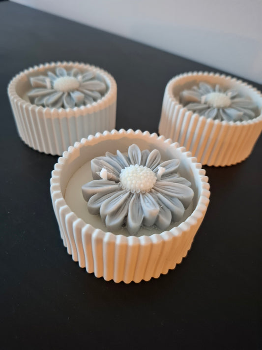 Daisy Grace-Silent Greek Bloom *Handmade Jesmonite Collection*